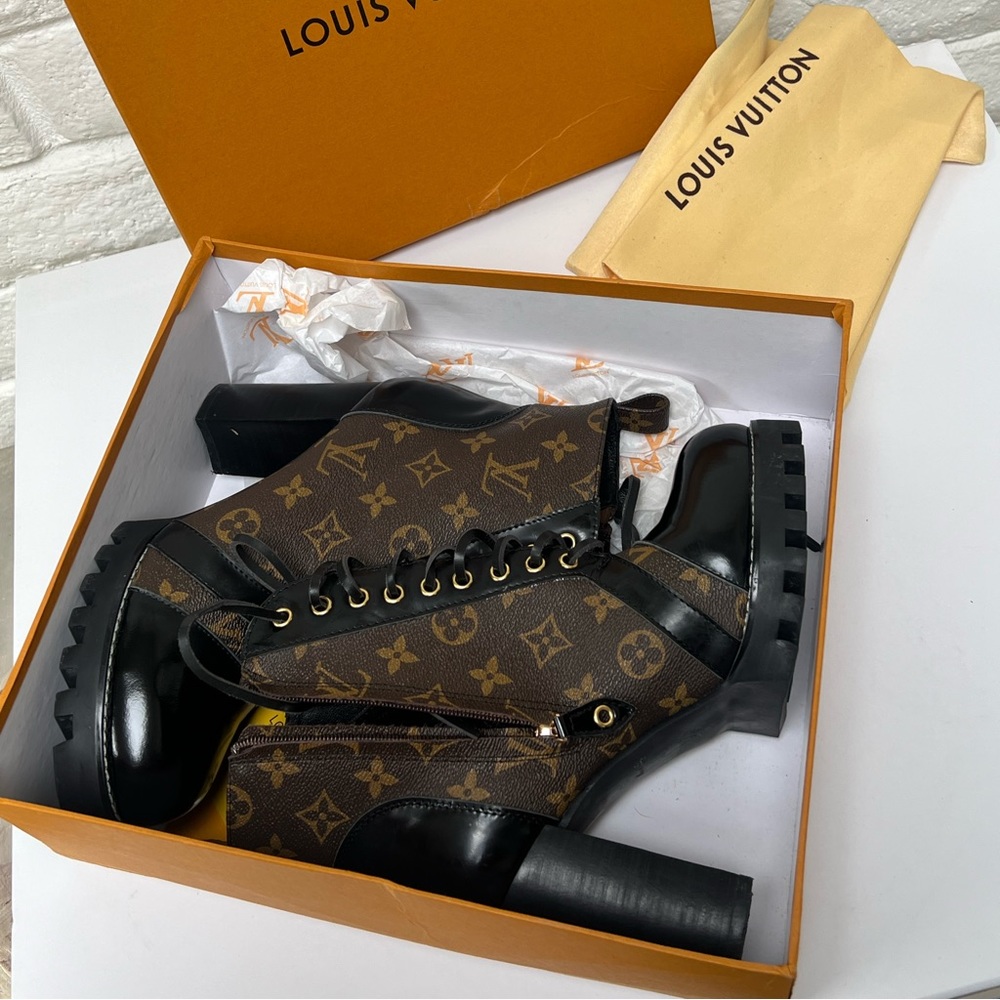 LOUIS VUITTON Star Trail Ankle Boot